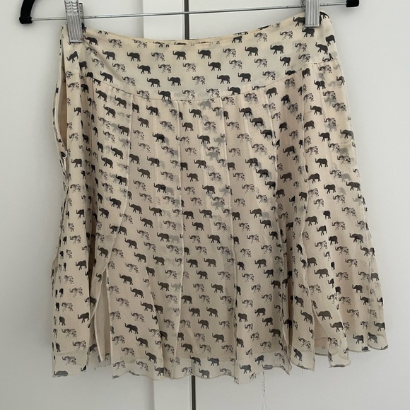 Club Monaco pleated skirt in elephant print size 00 - Picture 3 of 3